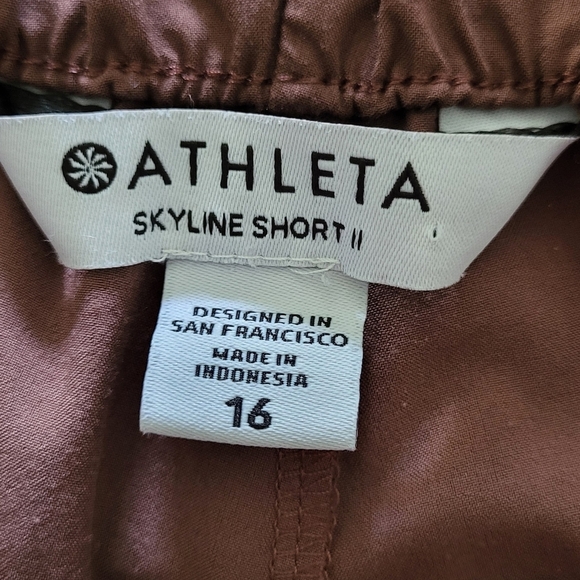 Athleta Skyline II Raisin Pleated Paperbag Shorts - Picture 6 of 6